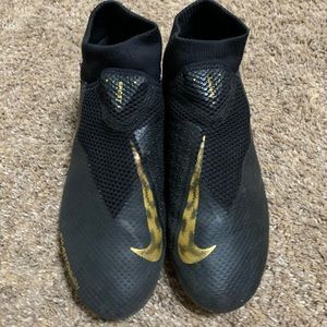 NIKE PHANTOM GHOST CLEATS
